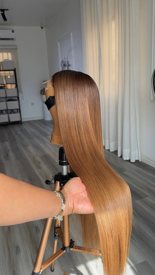 Honey Glaze Noir | Perruque droite dégradée 24 pouces | 3 paquets | Closure en dentelle HD